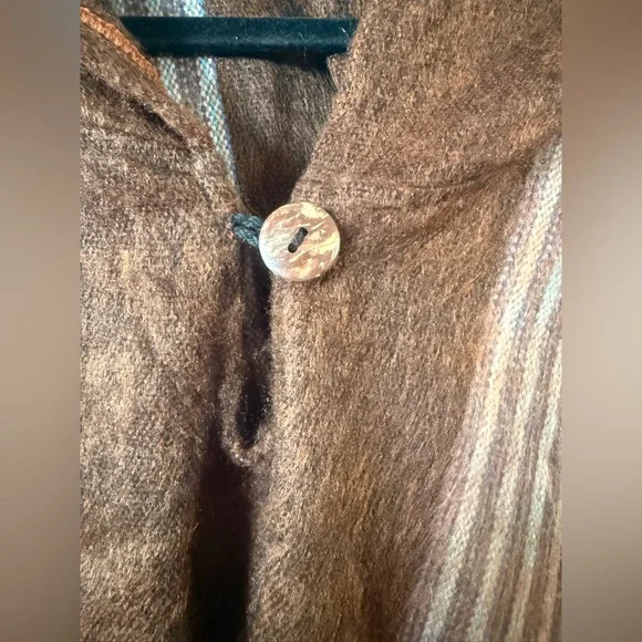 Alpaca Blend Hooded Poncho Ecuador Brown Stripe Fringe Boho Ruana OS - Picture 6 of 7